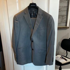 Indochino Charcoal Men's Suit (custom but close to 38S sizing)